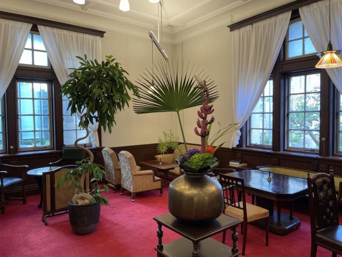 旧本館カフェ「salon de 1904」 390